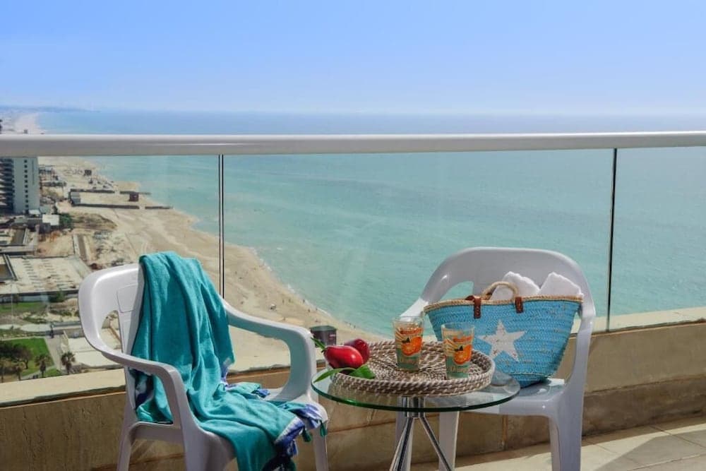 Leonardo Suite By The Beach
