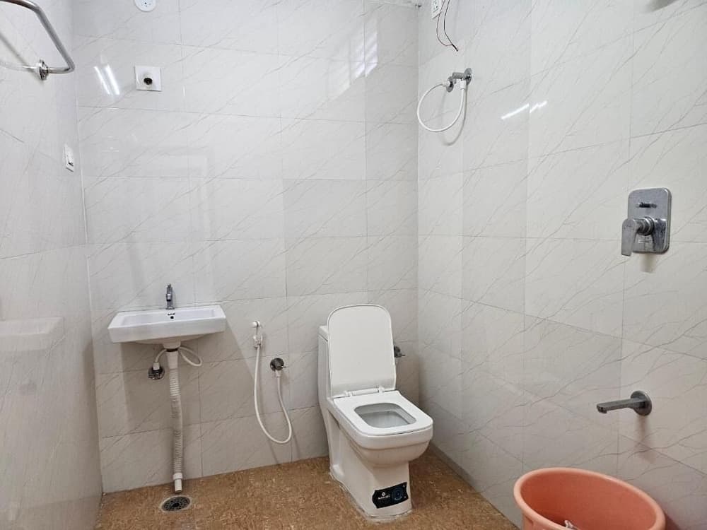 HOTEL VANAMALI