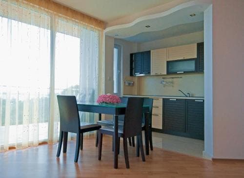 Nushev Hotel