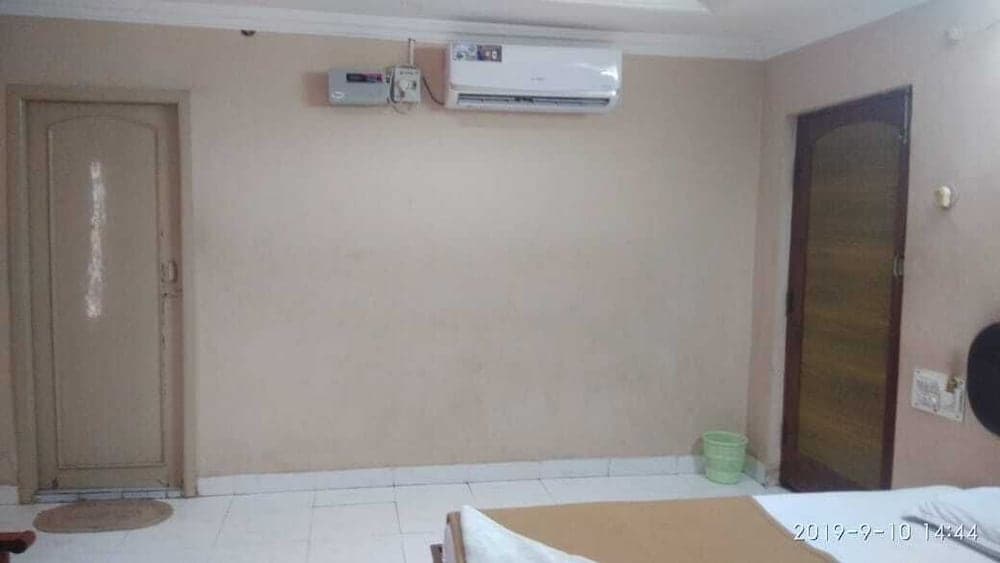 iROOMZ Hotel Amaravathi