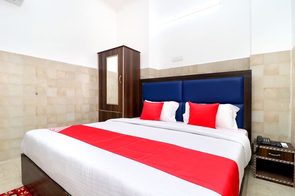 OYO 33475 Hotel Orient View