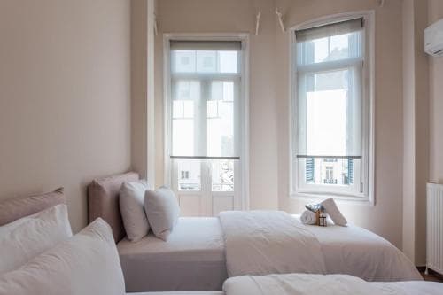 Fandango by halu!, Gorgeous Neoclassical Apartment next to Metro station