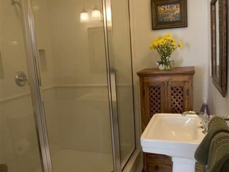 Robinwood Bed & Breakfast