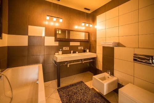 Simple Hotel