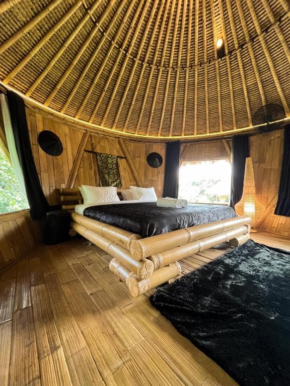 Alpaca Lodge