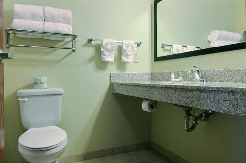 Cobblestone Inn & Suites - Carrington