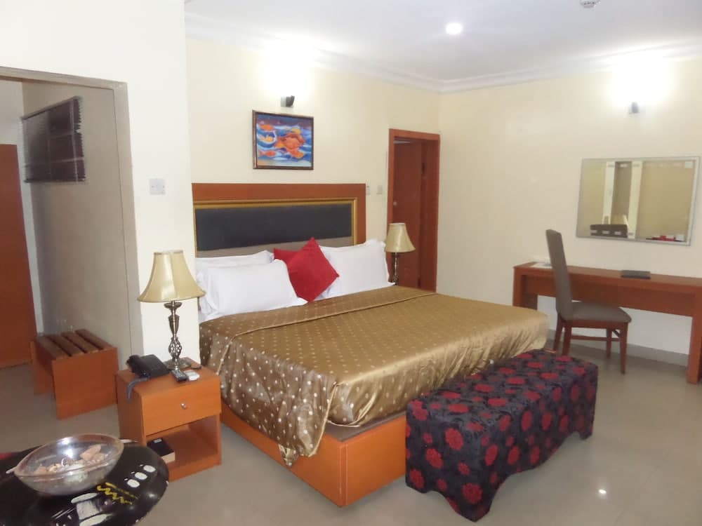 Adna Hotel