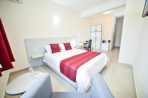 Lova Hotel