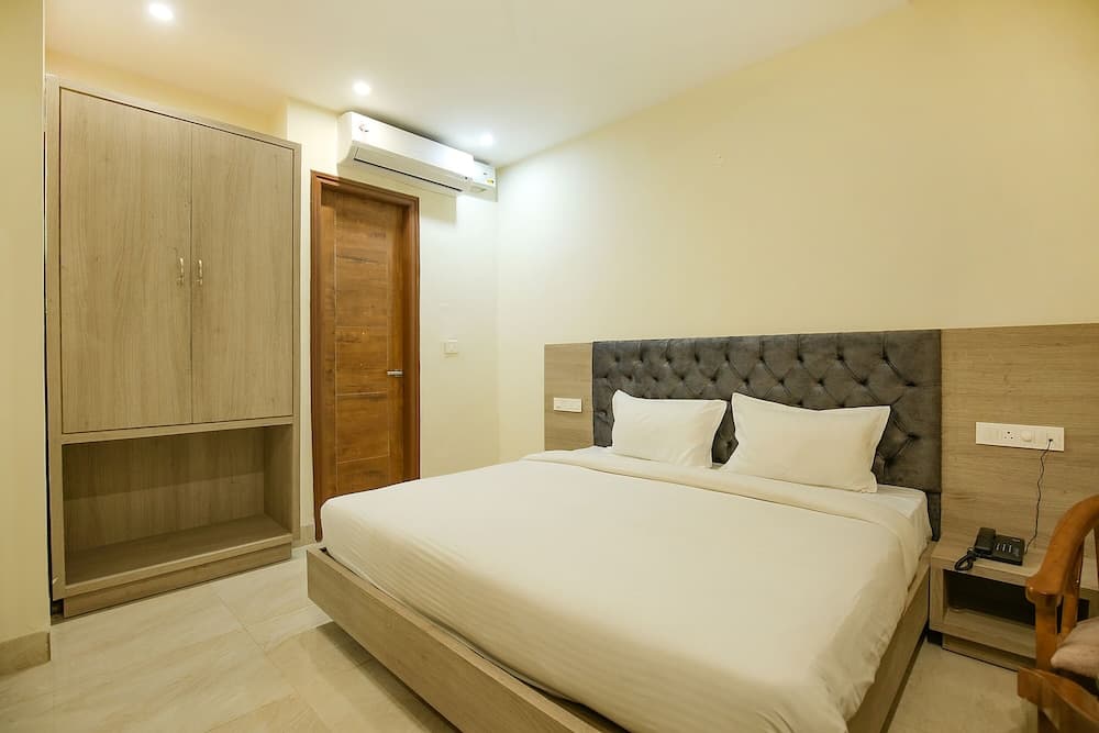 FabHotel Melano