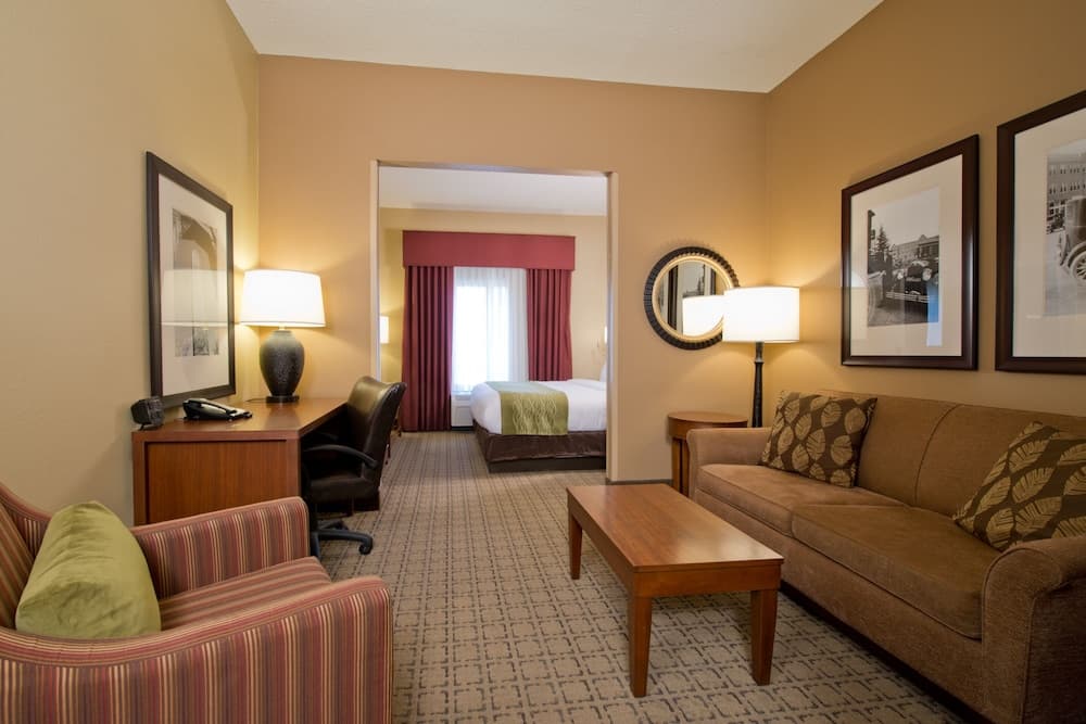 Comfort Suites