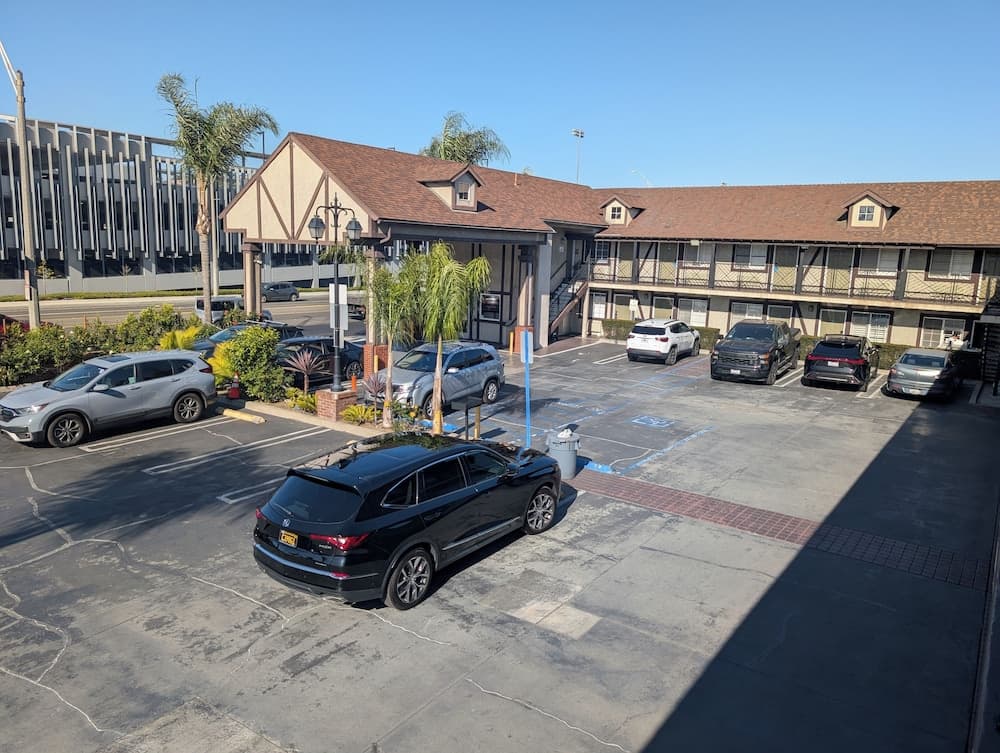 Cabana Inn & Suites