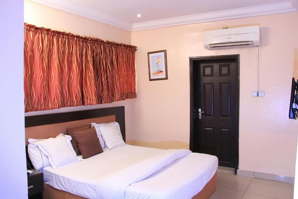 Chantella Suites