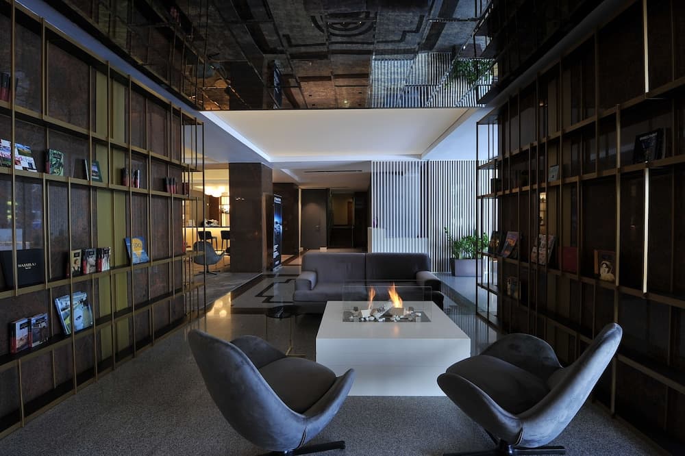 Crystal Palace Hotel