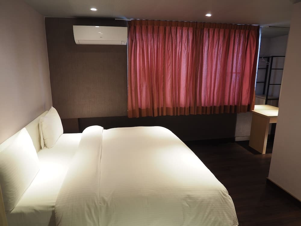 Day Chen Hotel