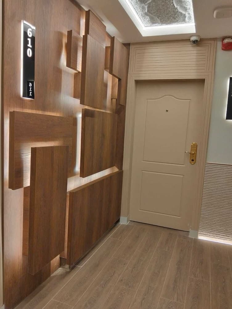 Captain s Hotel