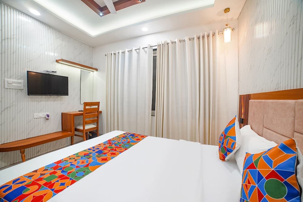 Fabhotel Eminent
