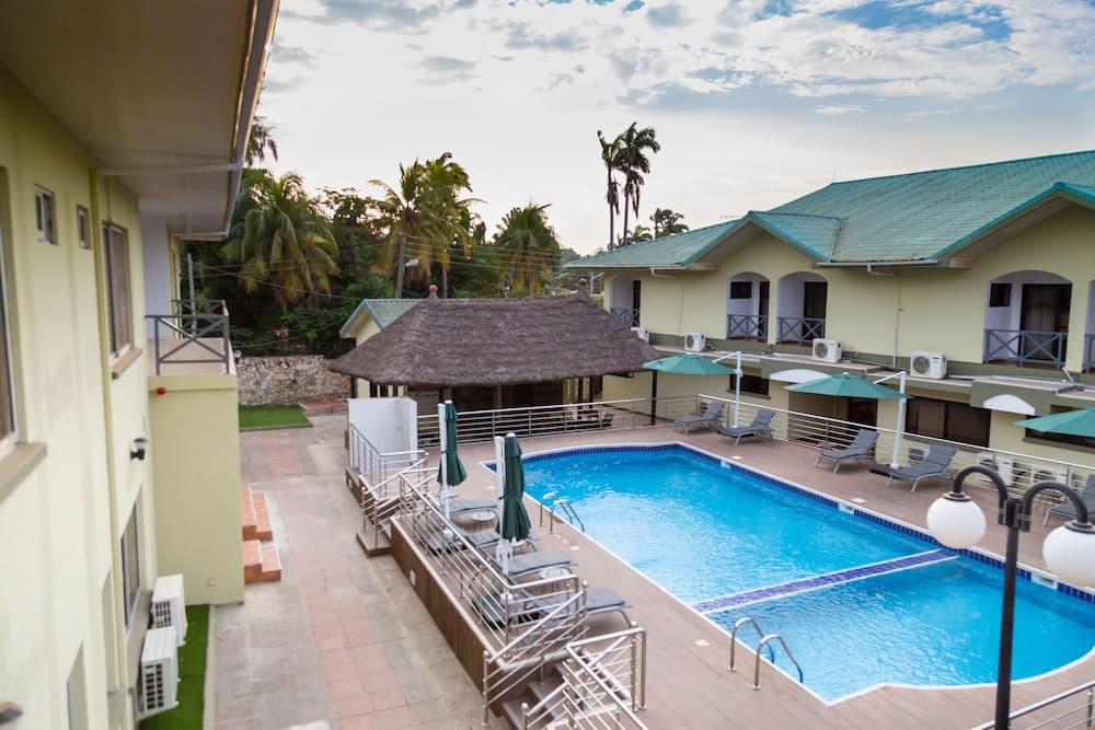 Sunlodge Hotel