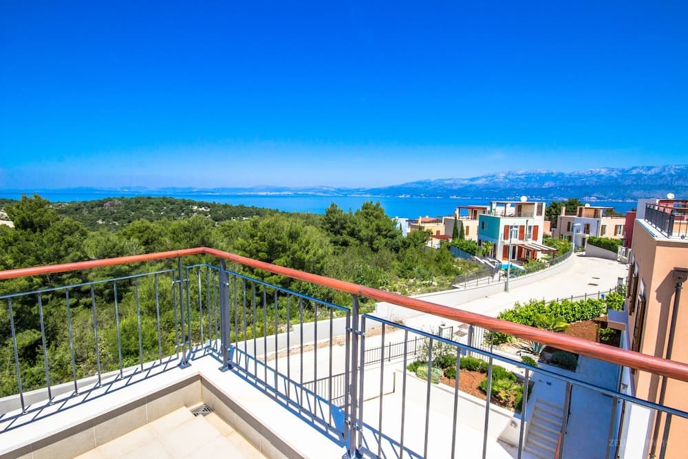 Splitska Villas