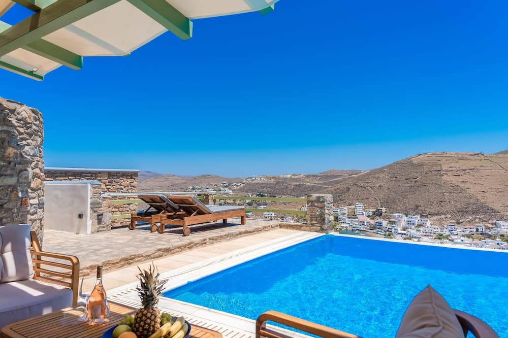 Em Gard Suites