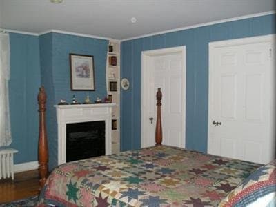 1805 Phinney House