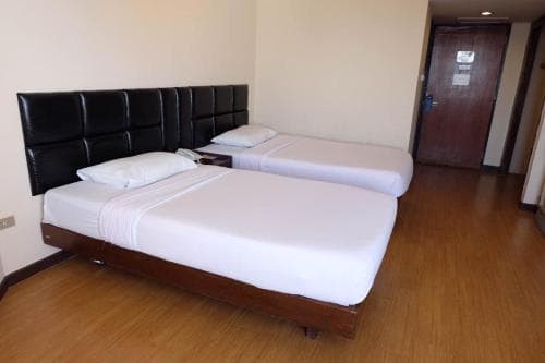 Phet Hotel