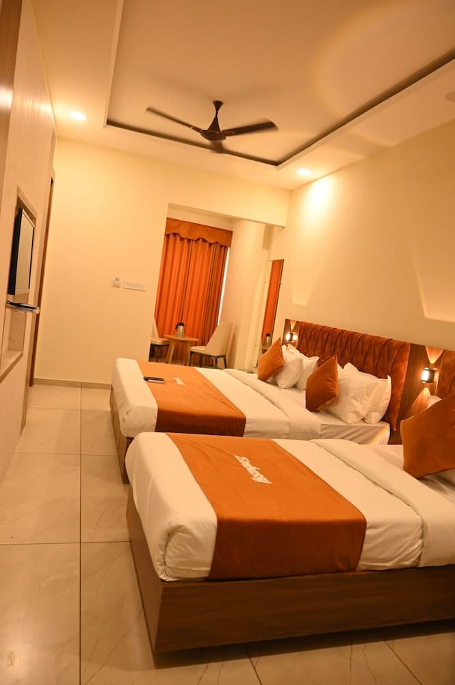Hotel Embassy INN