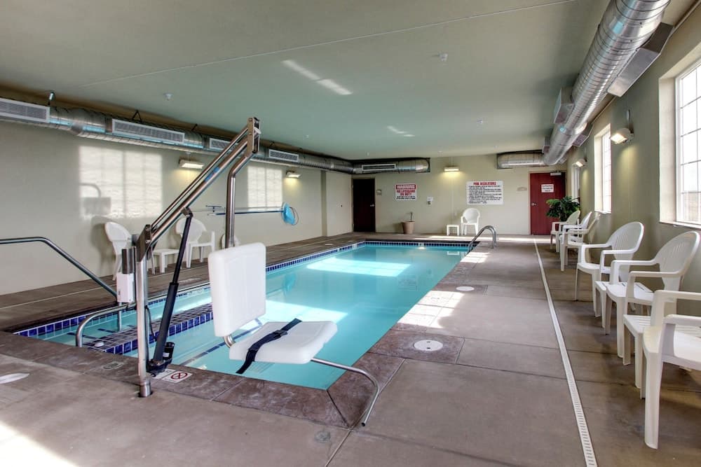 Cobblestone Hotel & Suites - Wayne