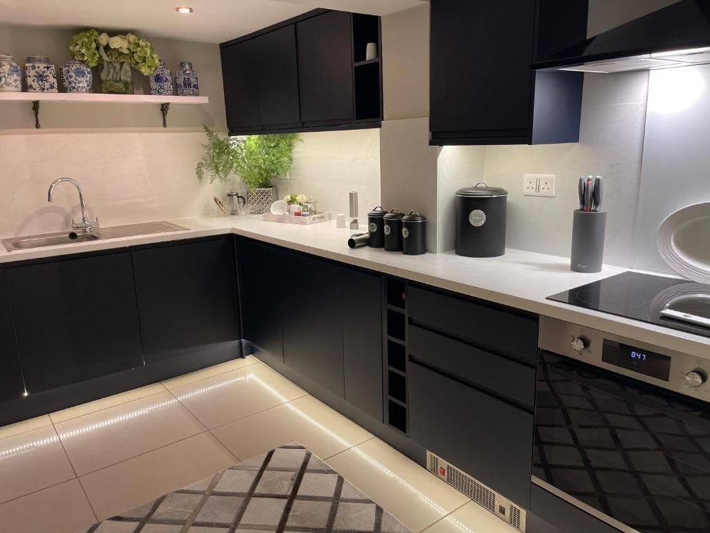 2 Bed Cosy Cottage - Central Bawtry - High End Furnishings