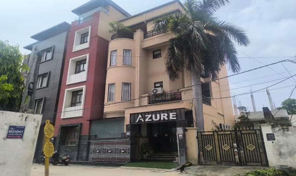 Fabhotel Azure I