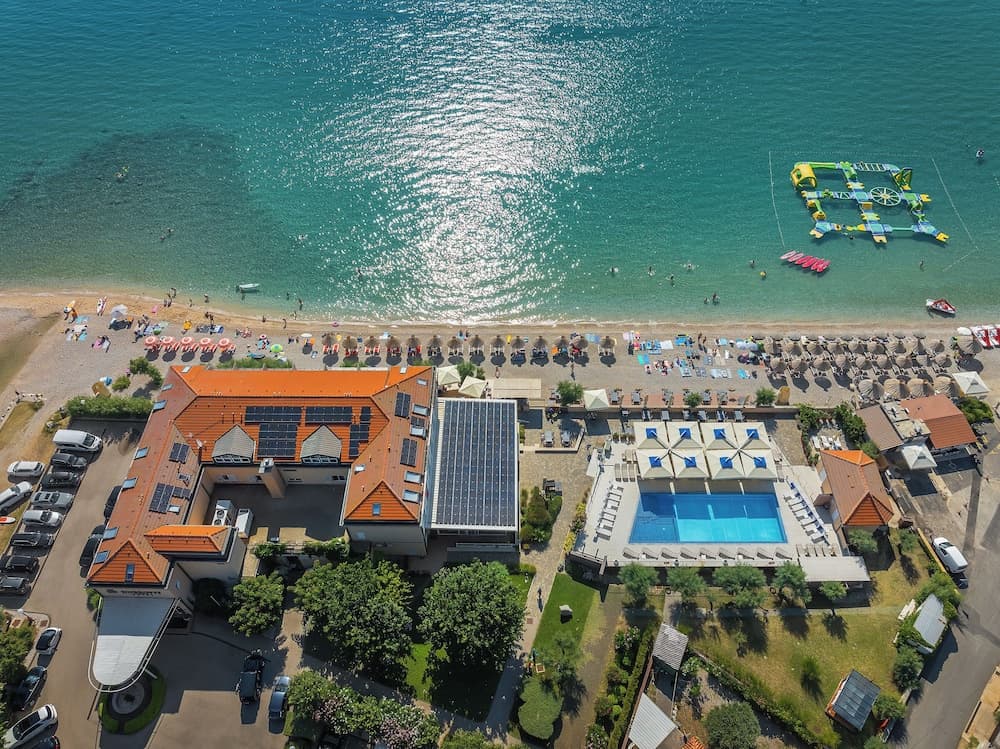 Hotel Dobrovit