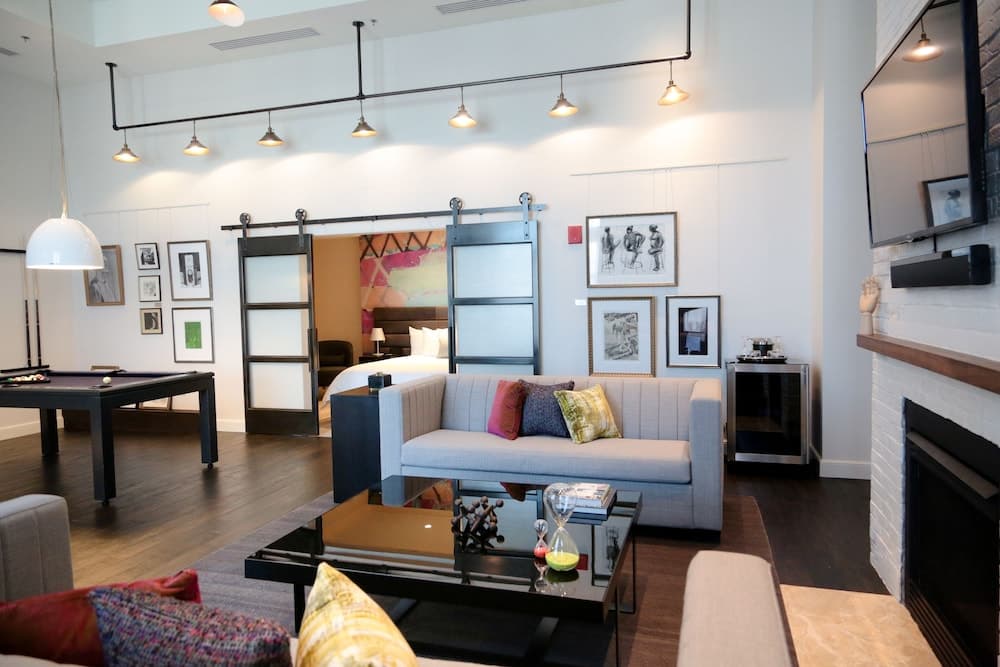 Hotel Commonwealth