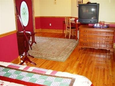 The Victorian Candle Bed & Breakfast