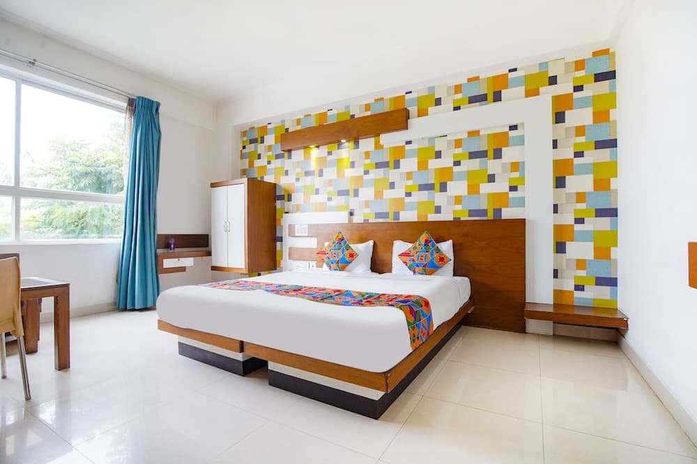 Fabhotel Pluspoint Suite