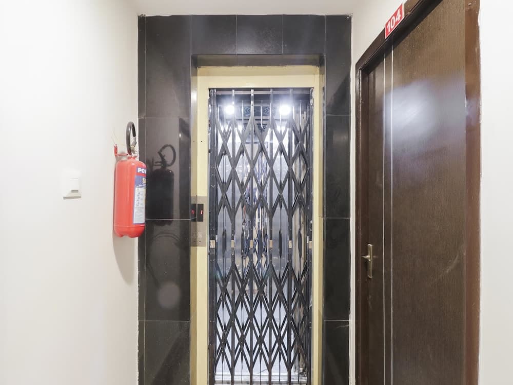 OYO Flagship 16390 Chukkapalli Chambers