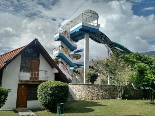 Oasis Hosteria