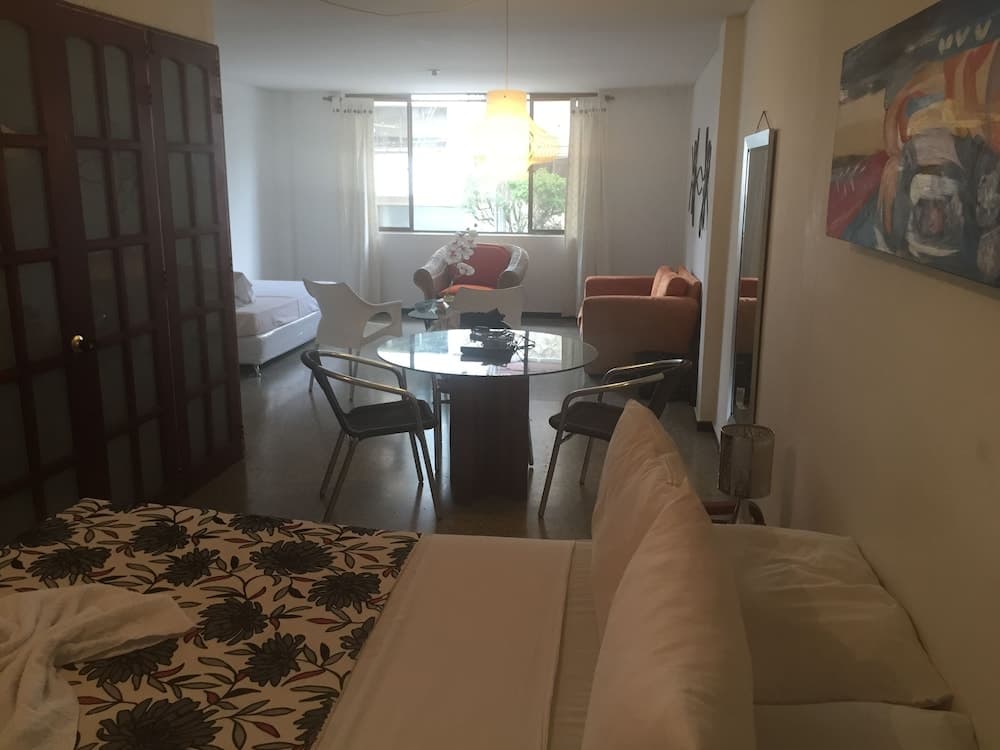 Martin Aparta Suite