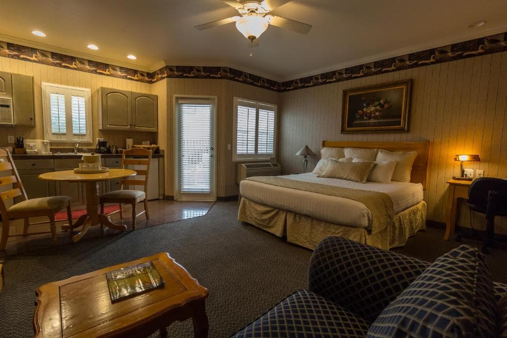 Grass Valley Courtyard Suites