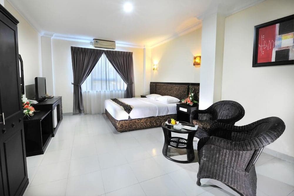 Gaja Hotel