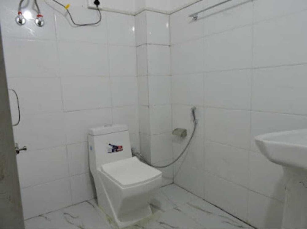 Vinayaka Inn Sittong