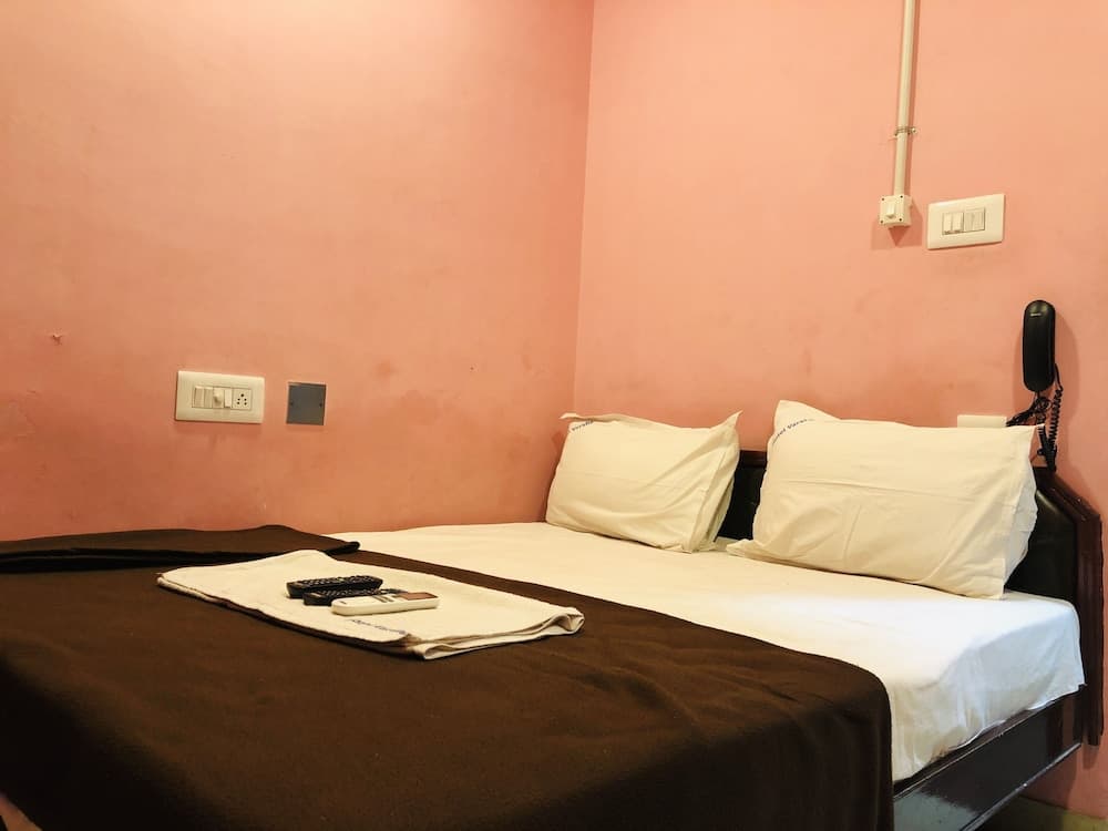 Hotel Varsha