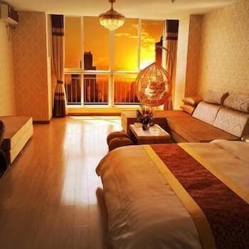 Parallel World Seaview Hotel