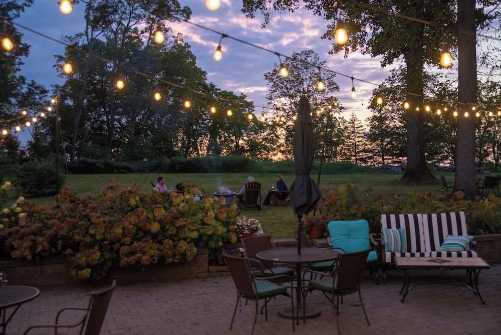 Cromwell Manor Inn