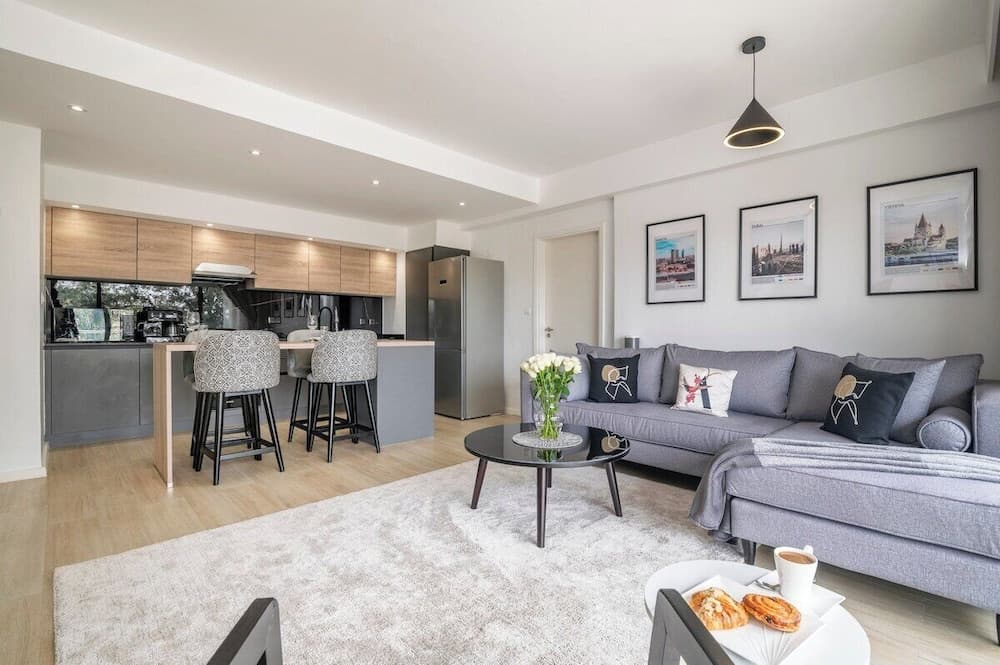 Riverside Square Two Bedroom Apartment, Swimming pools, gym, workspace, Wonderiss Homes Westland Living