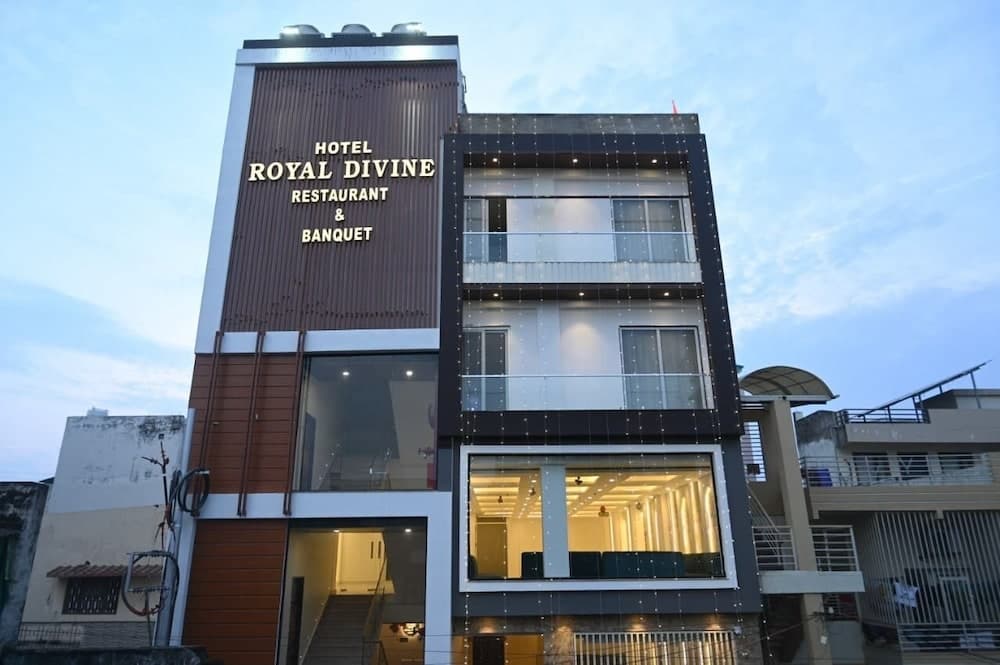 HOTEL ROYAL DIVINE