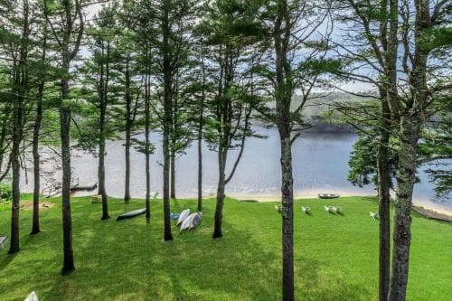 Beach Cove Waterfront Inn
