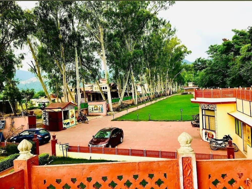 Tiger Club Resort