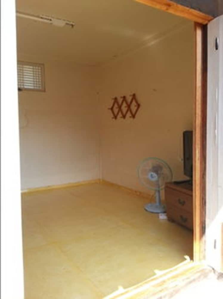 Moji Guest House