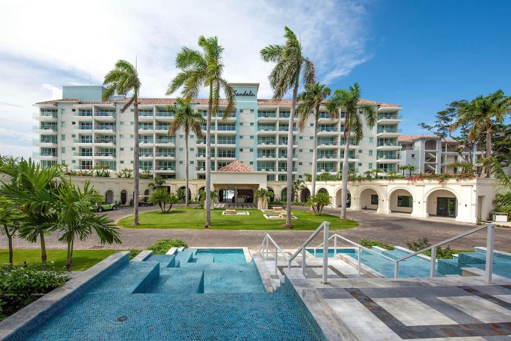 Sandals Dunn's River