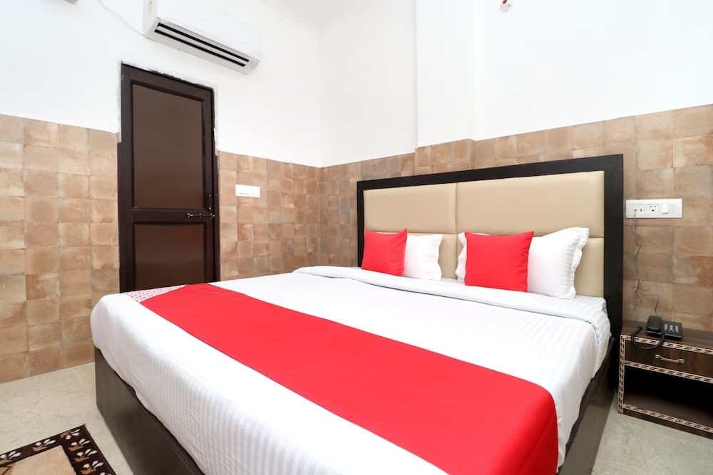 OYO 33475 Hotel Orient View