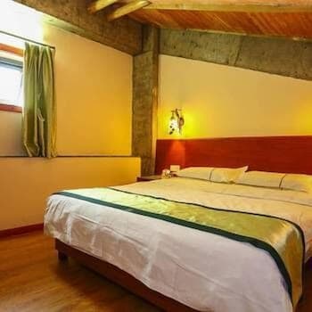 Homey Hotel
